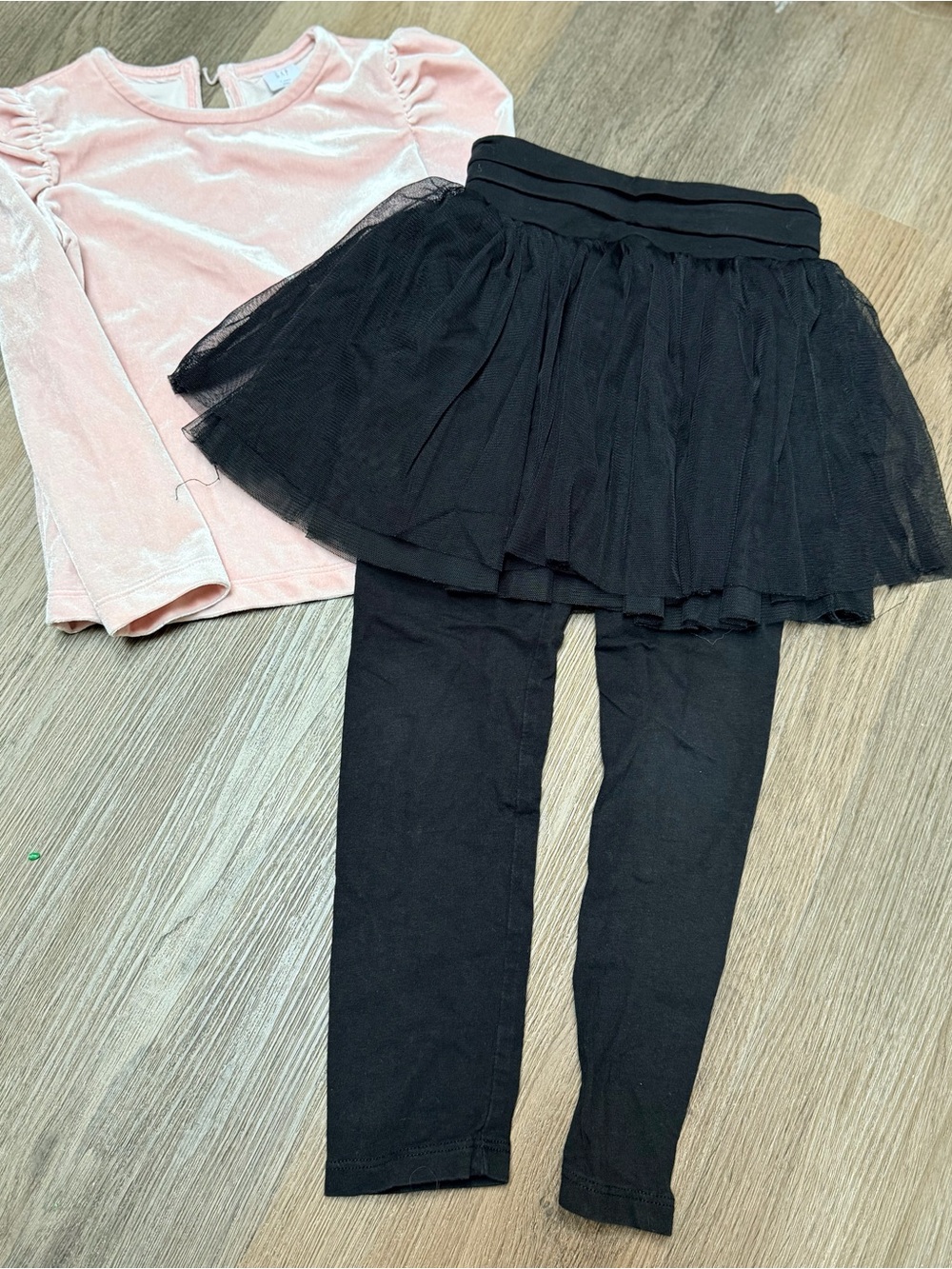 Title: Baby Gap Pink Velvet Top & Black Tulle Skirt Leggings Outfit | 4T